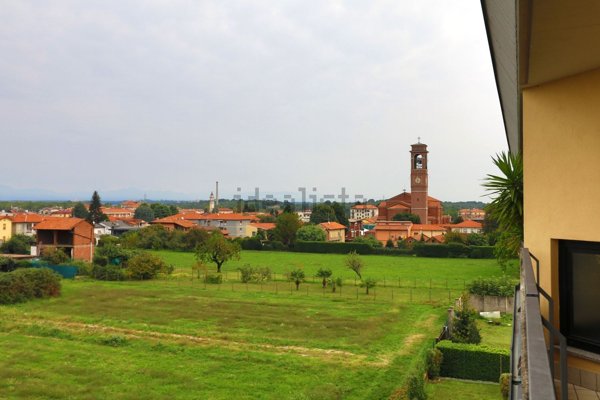 appartamento in vendita a Cairate
