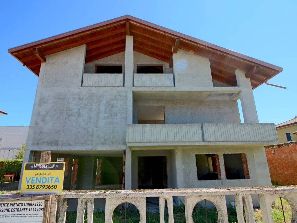 casa indipendente in vendita a Cairate in zona Peveranza