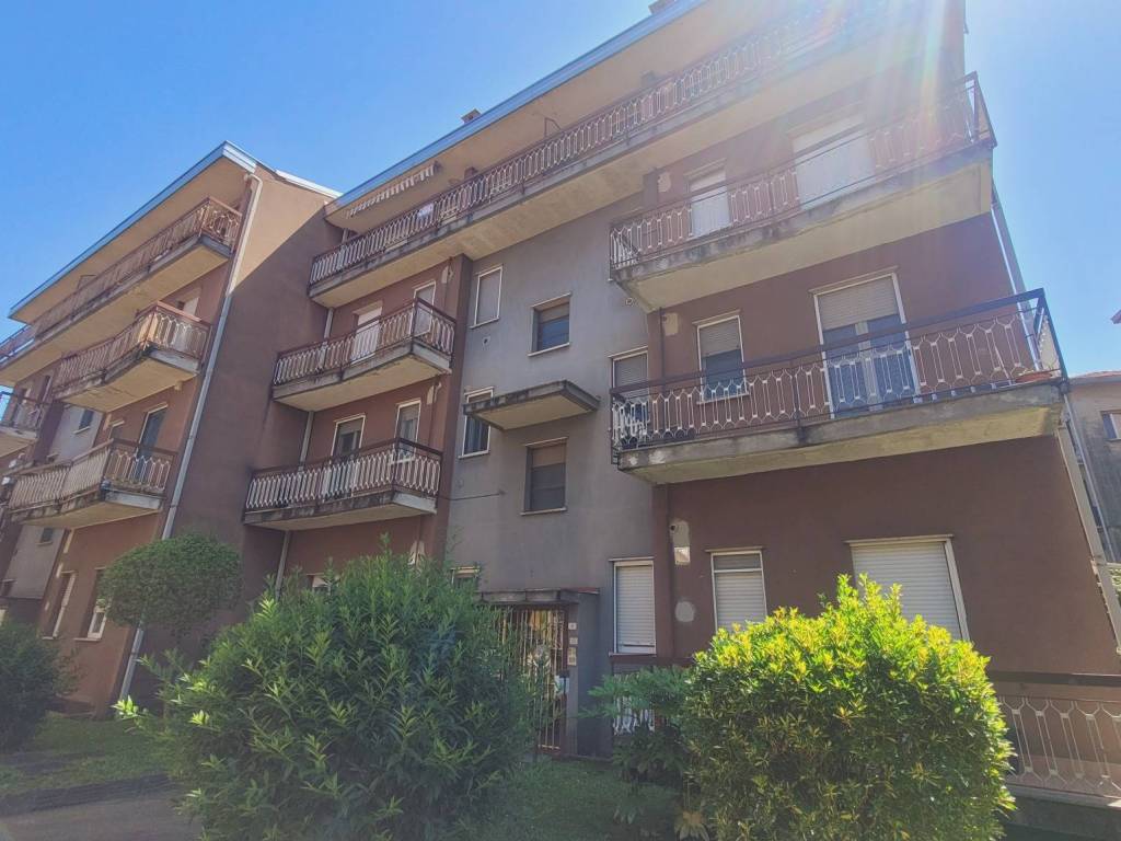 appartamento in vendita a Cairate