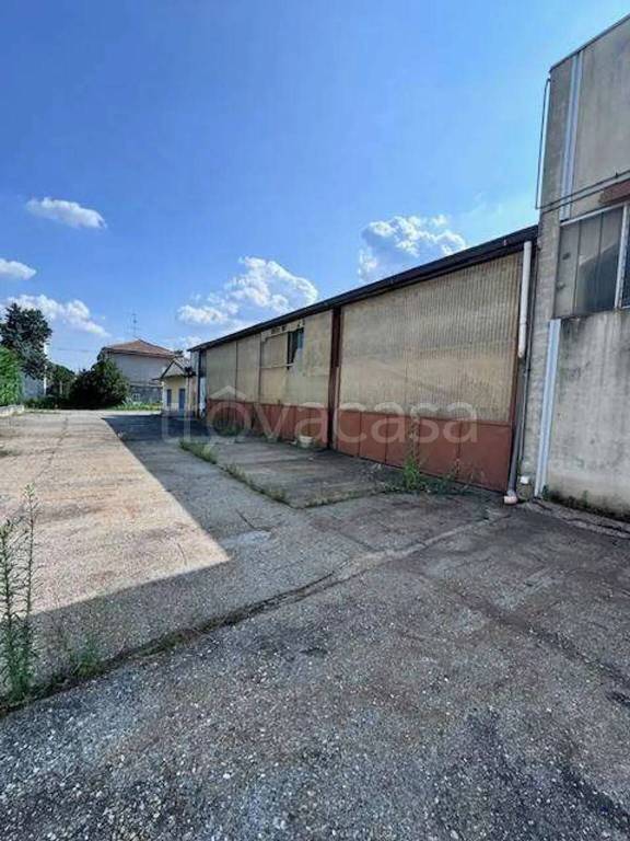 appartamento in vendita a Cairate in zona Peveranza