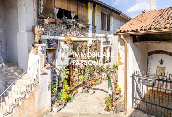 casa indipendente in vendita a Cairate in zona Peveranza