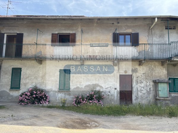 appartamento in vendita a Cairate