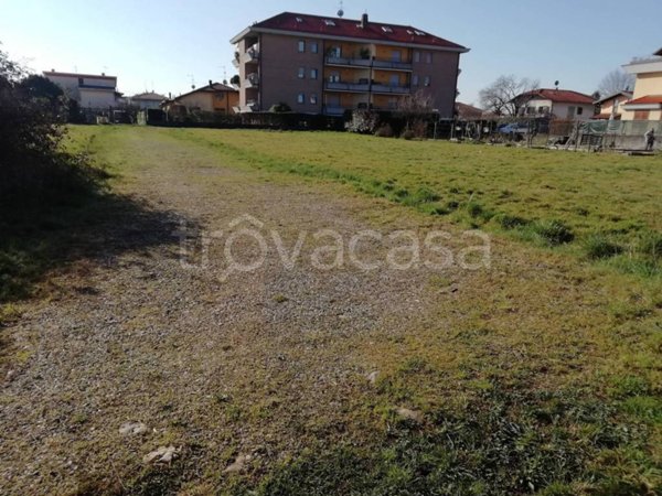terreno edificabile in vendita a Cairate
