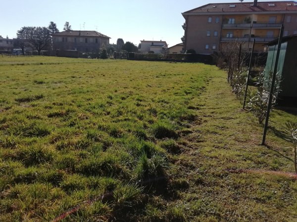 terreno edificabile in vendita a Cairate