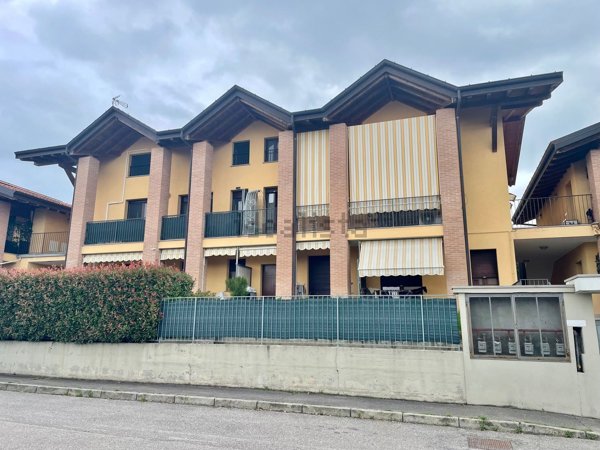 appartamento in vendita a Cairate