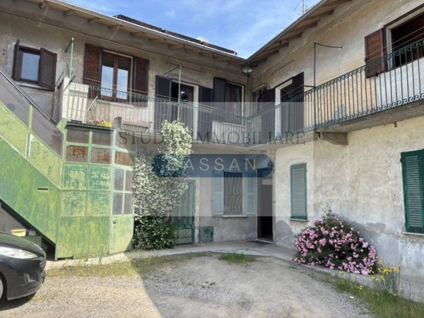 appartamento in vendita a Cairate