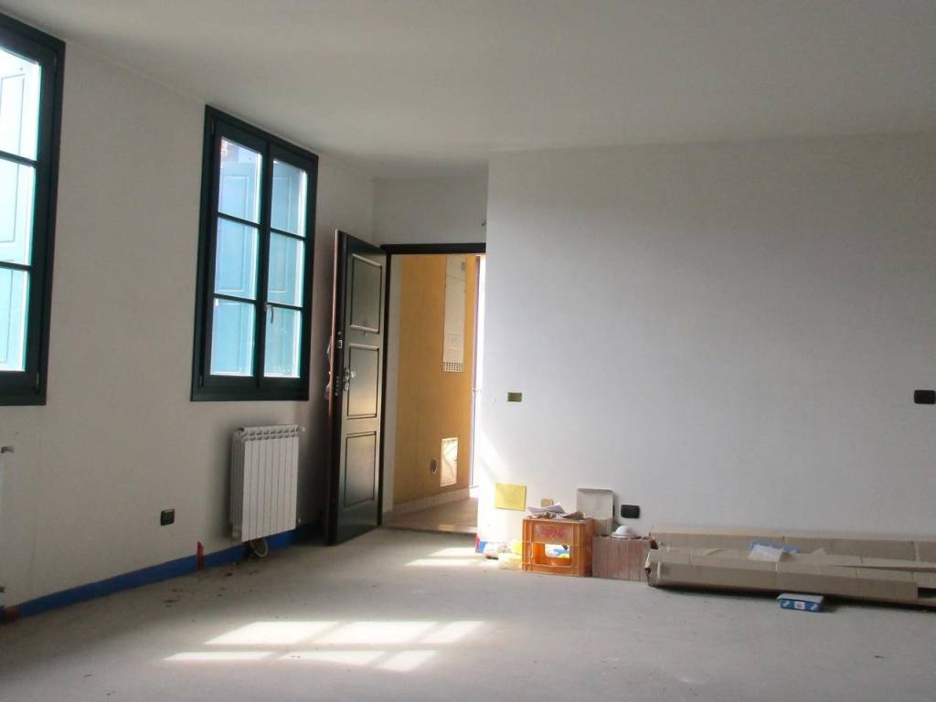 appartamento in vendita a Cairate in zona Bolladello