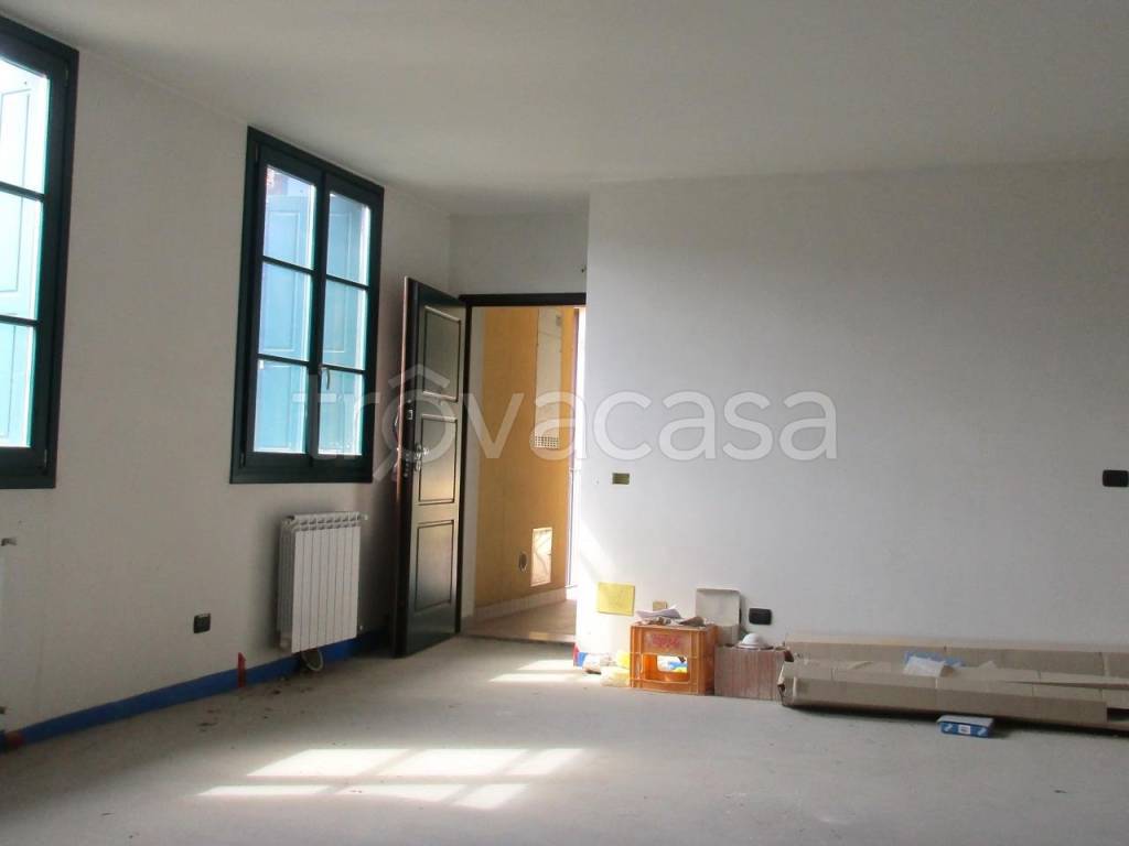 appartamento in vendita a Cairate in zona Bolladello