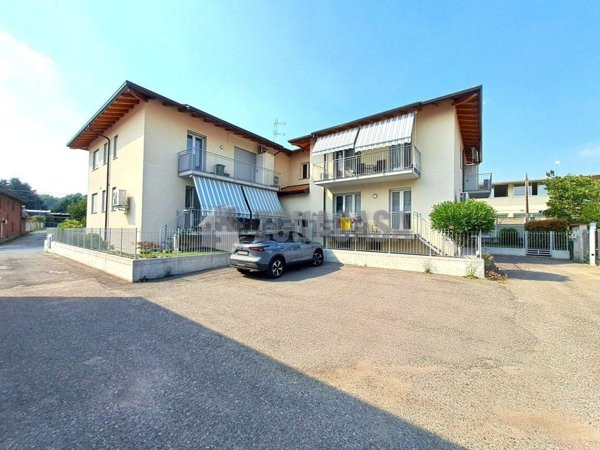 appartamento in vendita a Cairate in zona Bolladello