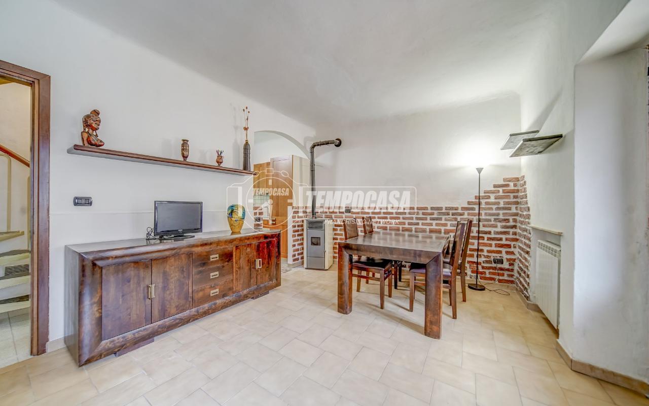 appartamento in vendita a Cairate
