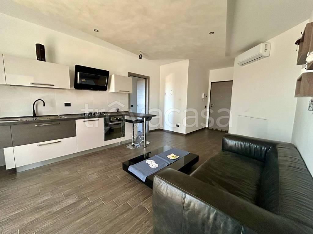 appartamento in vendita a Cairate in zona Bolladello