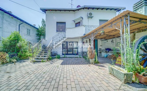 casa indipendente in vendita a Cairate