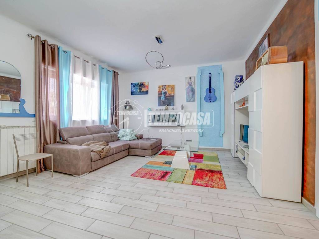 casa indipendente in vendita a Cairate