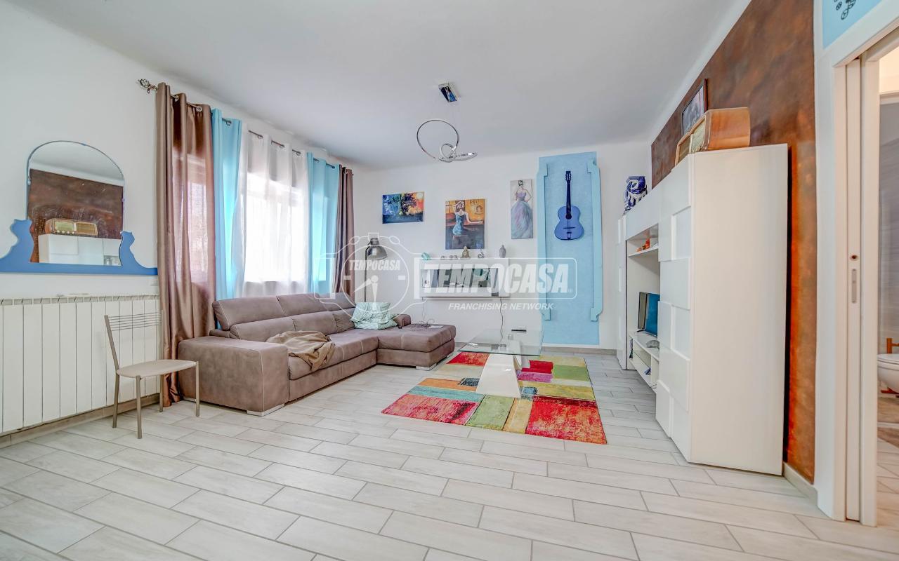 casa indipendente in vendita a Cairate