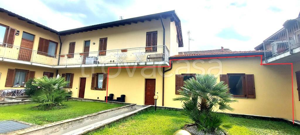 appartamento in vendita a Cairate in zona Bolladello