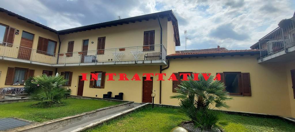 appartamento in vendita a Cairate in zona Bolladello