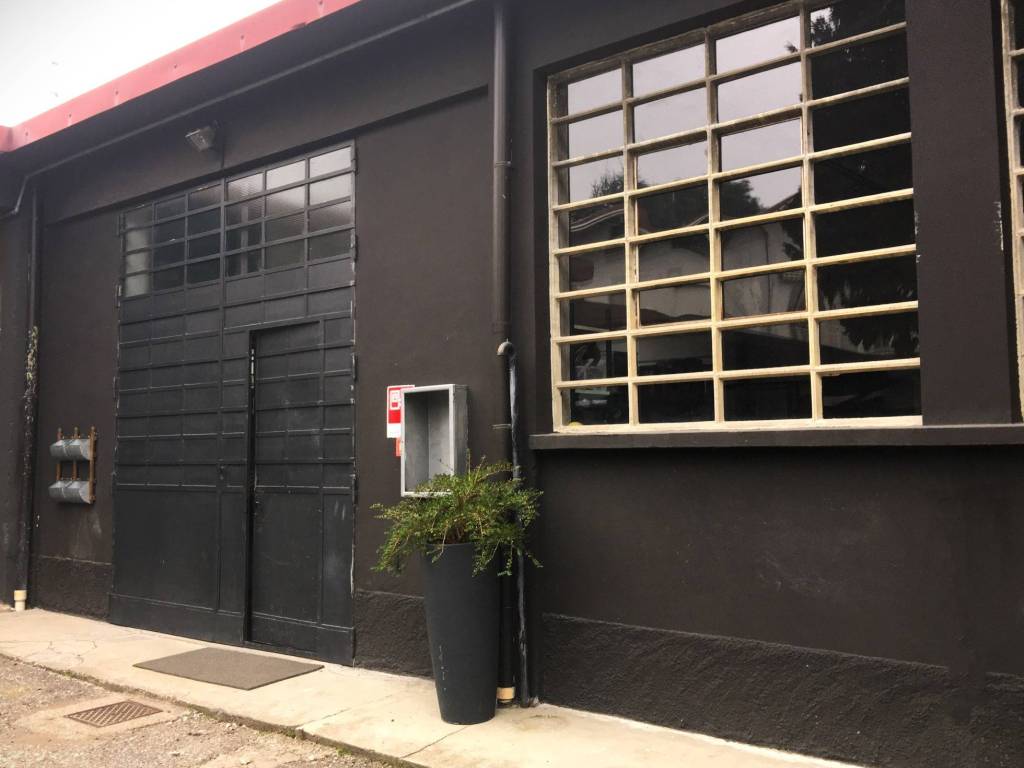 intera palazzina in vendita a Cairate