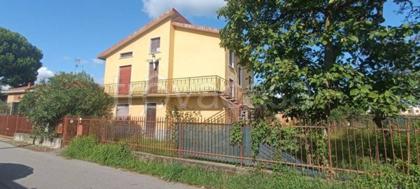 casa indipendente in vendita a Cairate