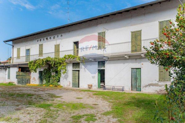 appartamento in vendita a Cairate