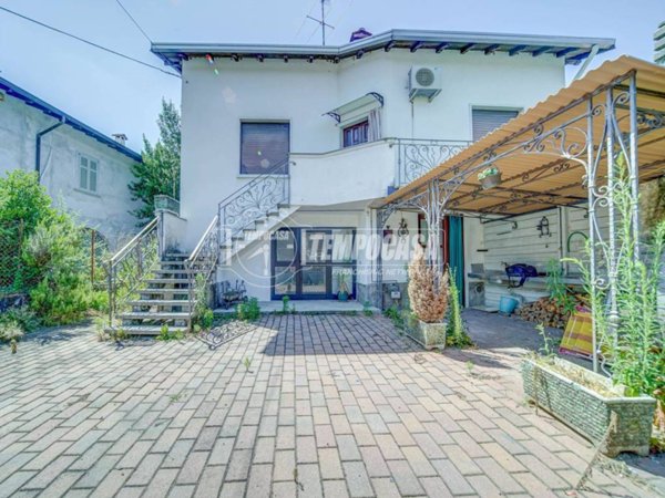 casa indipendente in vendita a Cairate