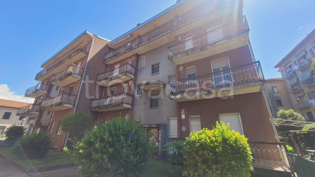 appartamento in vendita a Cairate