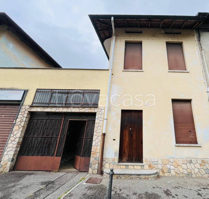 appartamento in vendita a Cairate in zona Bolladello