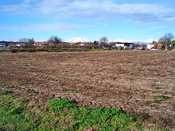 terreno agricolo in vendita a Cairate
