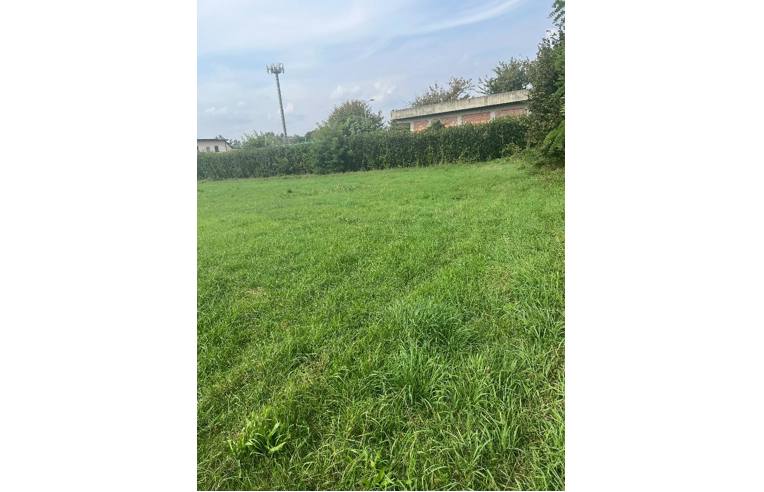 terreno edificabile in vendita a Cairate