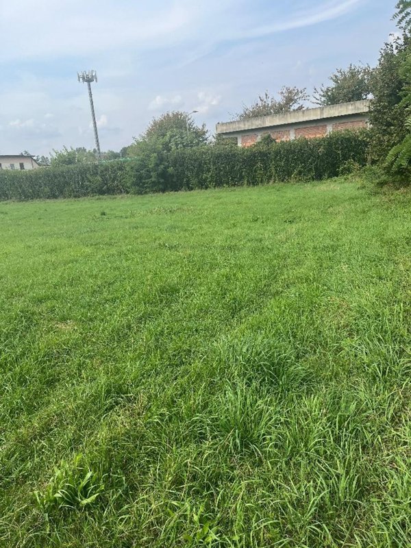 terreno edificabile in vendita a Cairate