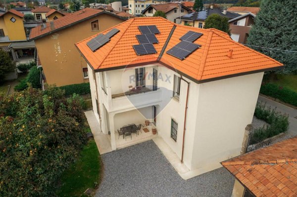 casa indipendente in vendita a Cairate