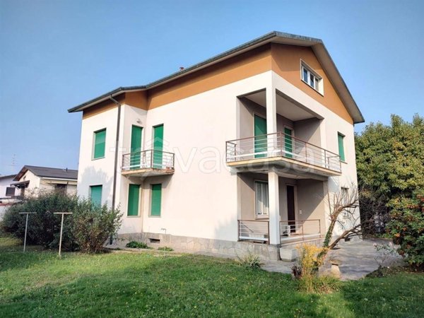 casa indipendente in vendita a Cairate