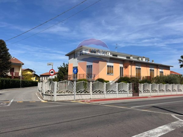 casa indipendente in vendita a Cairate