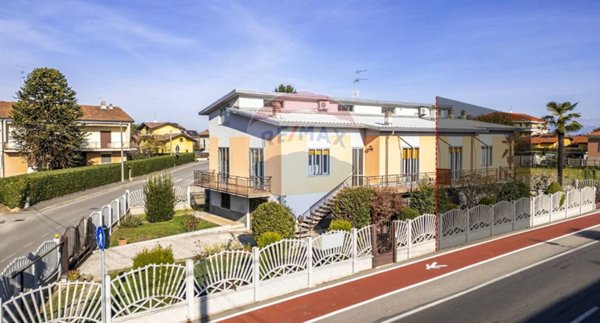 casa indipendente in vendita a Cairate