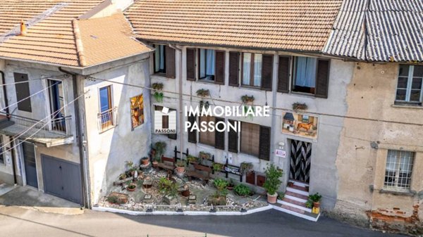 appartamento in vendita a Cairate in zona Peveranza