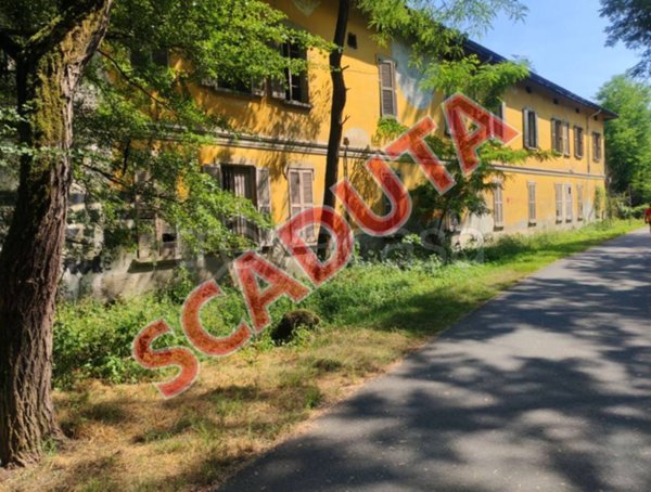 intera palazzina in vendita a Cairate