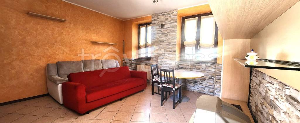 appartamento in vendita a Cairate in zona Bolladello