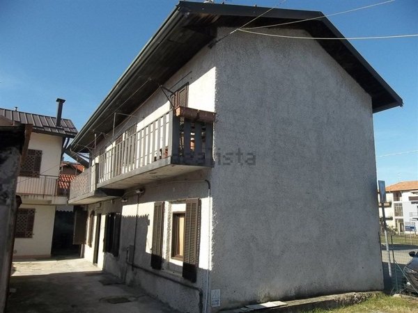 appartamento in vendita a Cairate