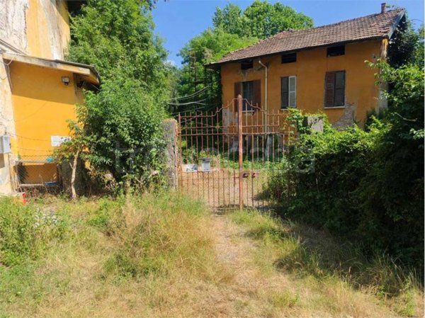 terreno edificabile in vendita a Cairate