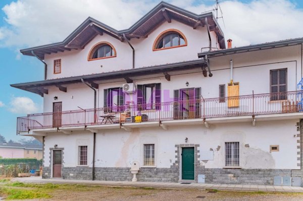 appartamento in vendita a Cairate