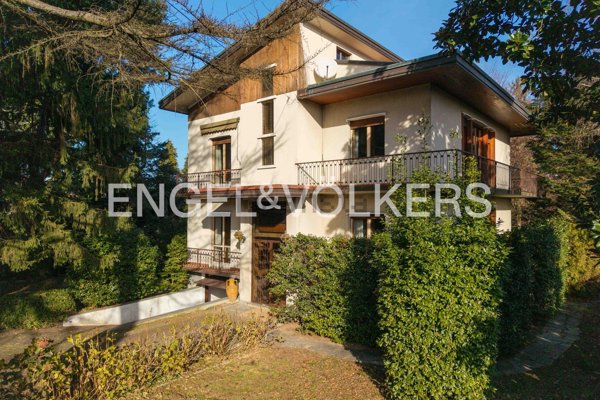 casa indipendente in vendita a Cairate