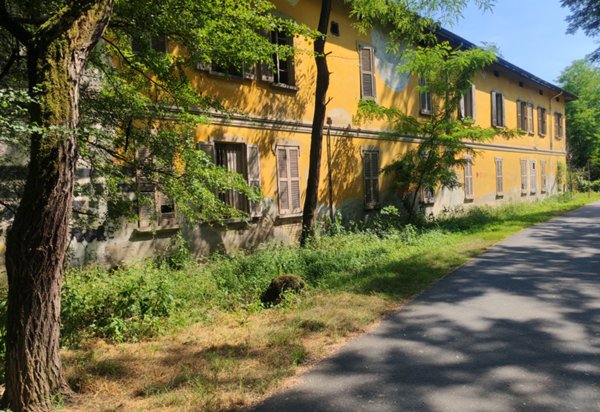 intera palazzina in vendita a Cairate