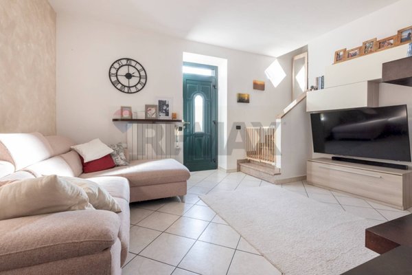 casa indipendente in vendita a Cairate