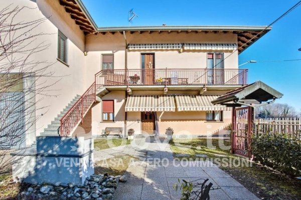 appartamento in vendita a Cairate