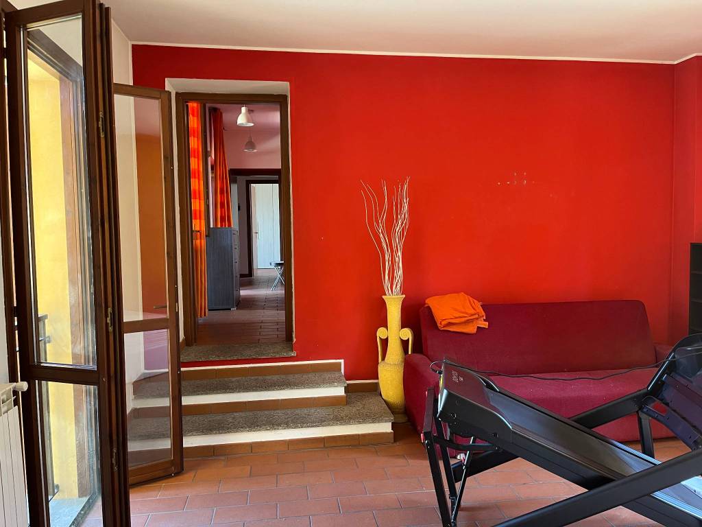 appartamento in vendita a Cairate in zona Bolladello