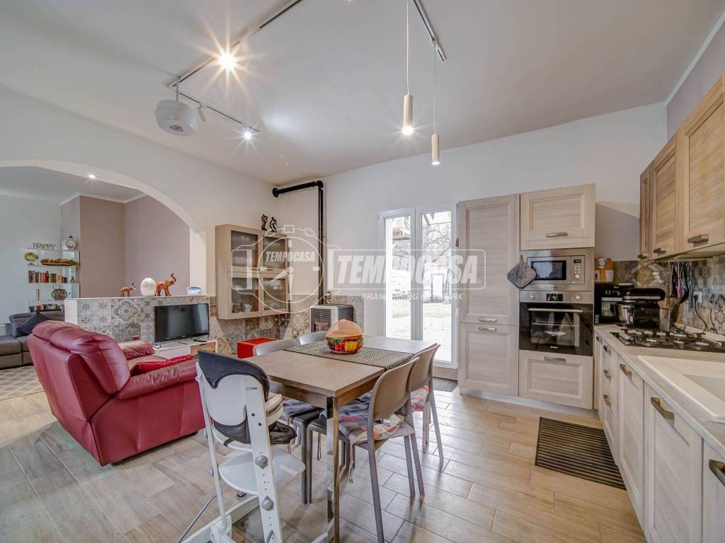 casa indipendente in vendita a Cairate