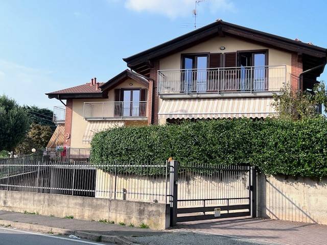 appartamento in vendita a Cairate in zona Bolladello