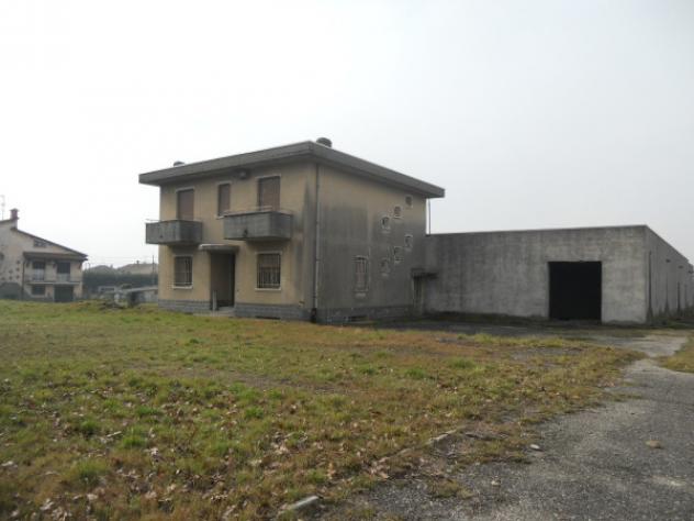 locale commerciale in vendita a Cairate