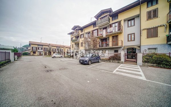 appartamento in vendita a Cairate