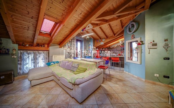 appartamento in vendita a Cairate