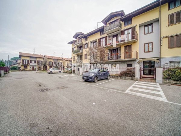 appartamento in vendita a Cairate